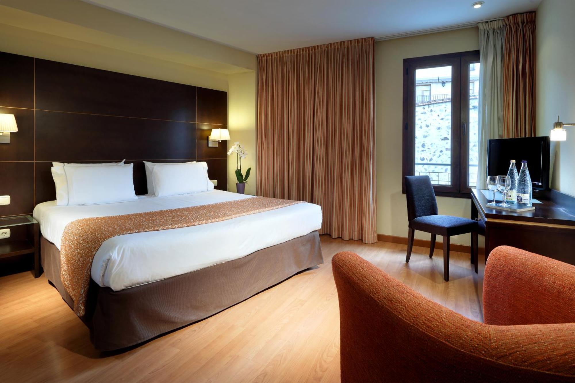Eurostars Plaza Acueducto Hotel Segovia Buitenkant foto